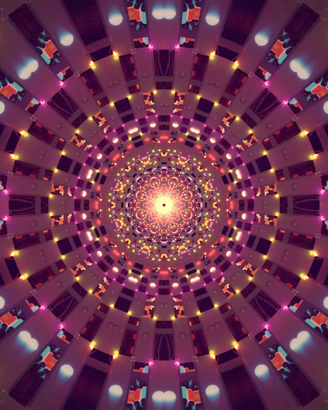 Neon Tunel Kaleidoskop Vorteks VJ Loop 4:5 Instagram 60fps Screensaver