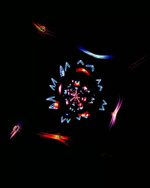 Vórtice Caleidoscopio Túnel Neón | 4:5 Instagram | 60fps Screensaver Loop